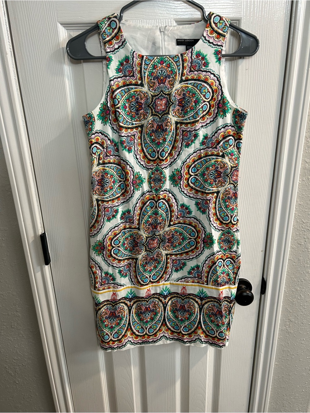 Maggy London Womens Size 2 Sleeveless Short Paisley Round Neck Dress White